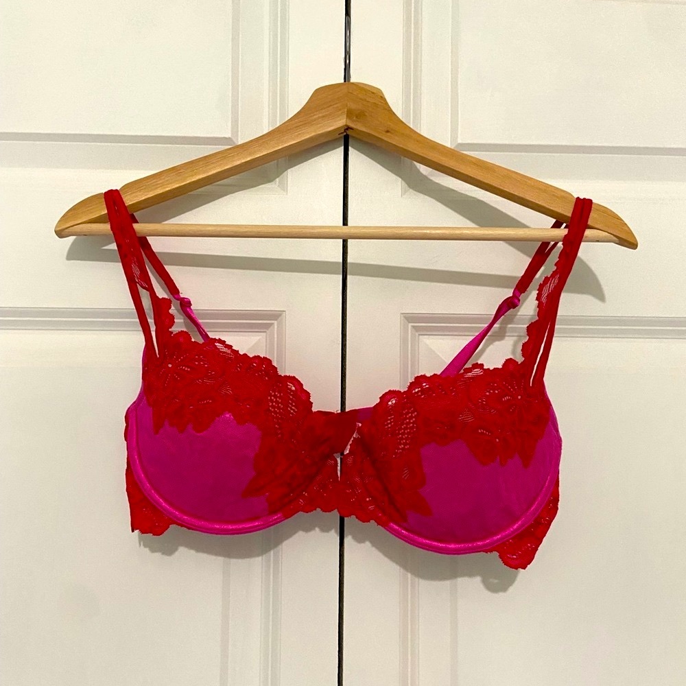 Victoria’s Secret Women’s Pink & Red Lace Very Sexy Bra